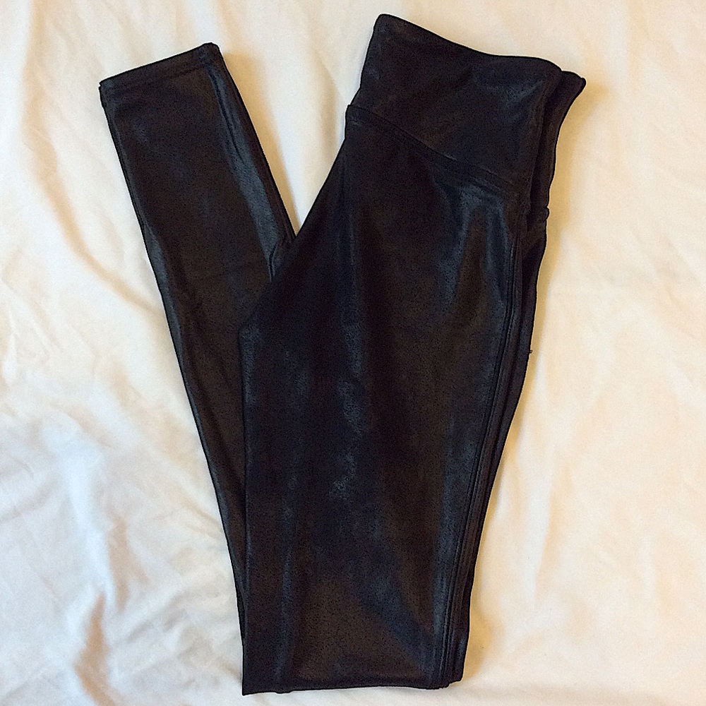 Black Low Shimmer Legging